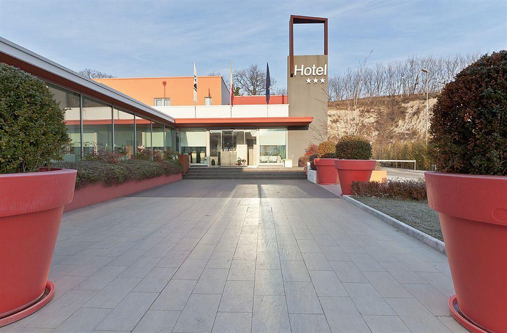 Hotel Cluentum Tolentino Eksteriør bilde