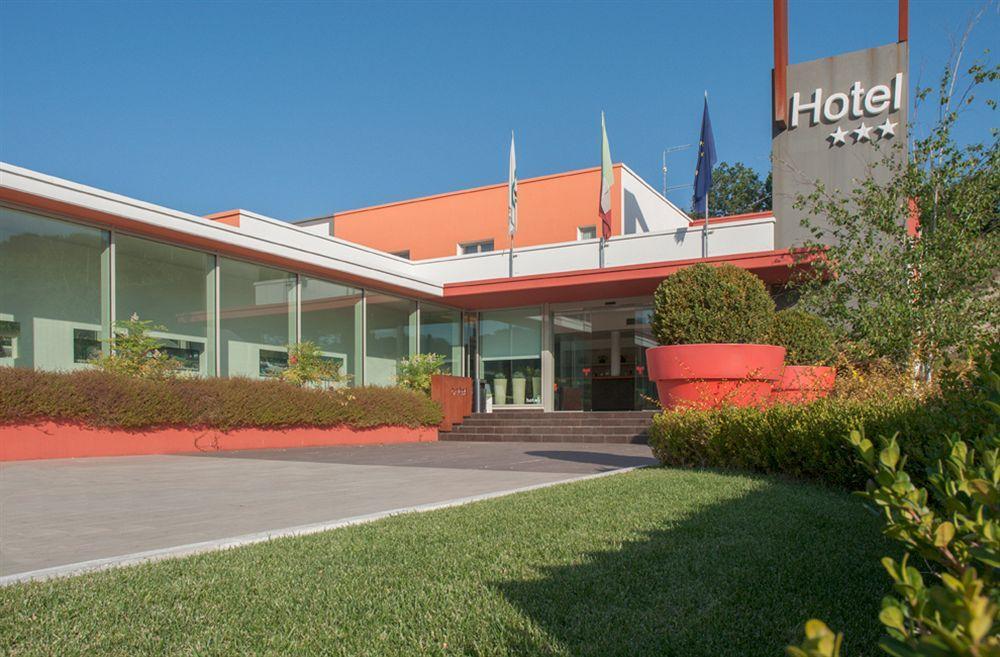 Hotel Cluentum Tolentino Eksteriør bilde