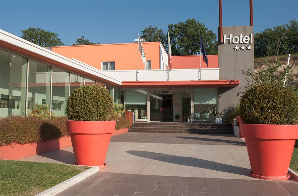 Hotel Cluentum Tolentino Eksteriør bilde