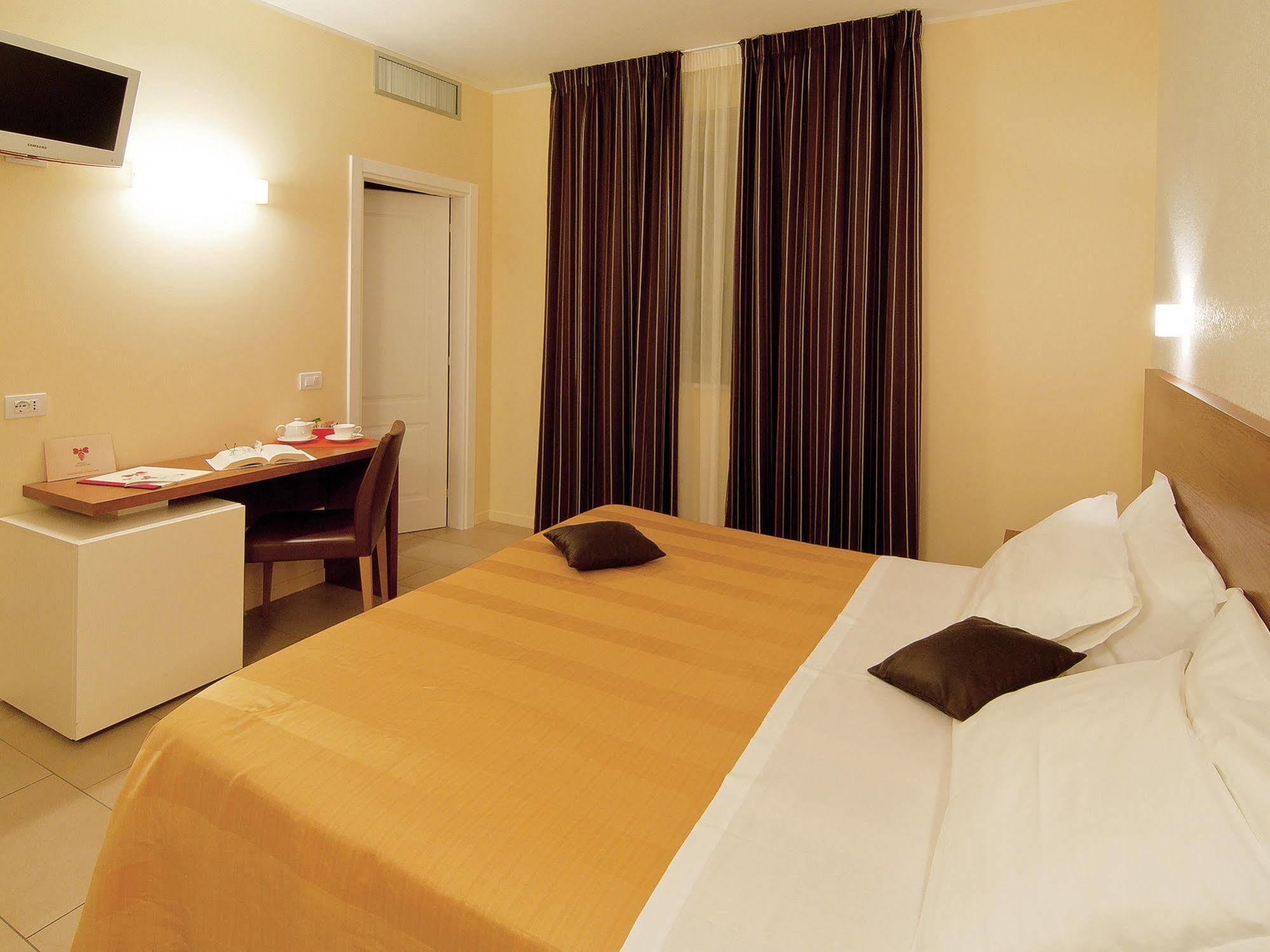 Hotel Cluentum Tolentino Eksteriør bilde